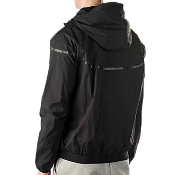 Nike Tech Aeroshield Men’s Full Zip Windrunner Jacket Black Windbreaker Jacket - Picture 2 of 15